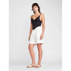 NEW SELF CONTRAST naya shorts in white